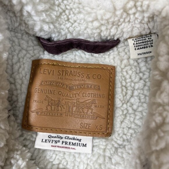 Levi's Premium Men's Sz XS Purple Corduroy Sherpa Trucker Jacket - Picture 2 of 6